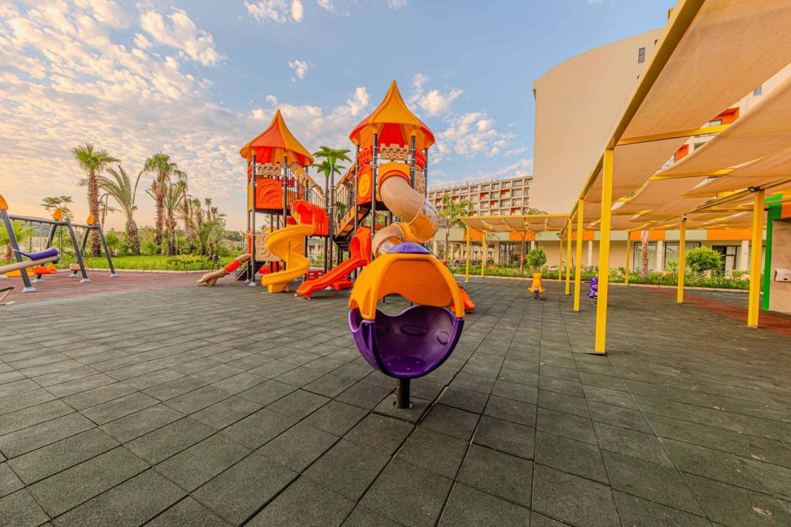 Hotel Dream Fun World Side Exterior foto